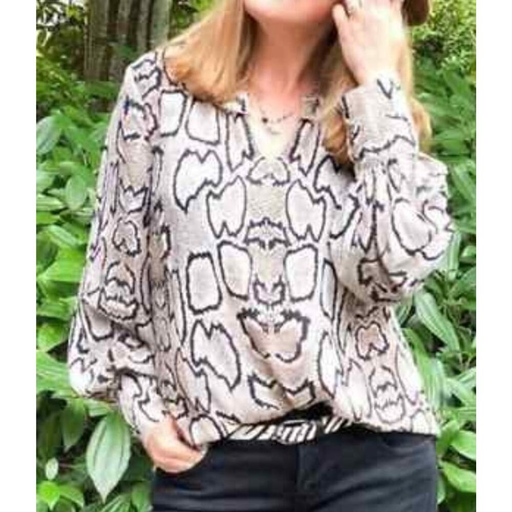 CAbi Snake Print Women's Blouse SZ‎ Small Shirt French Cuff Career Style 3759